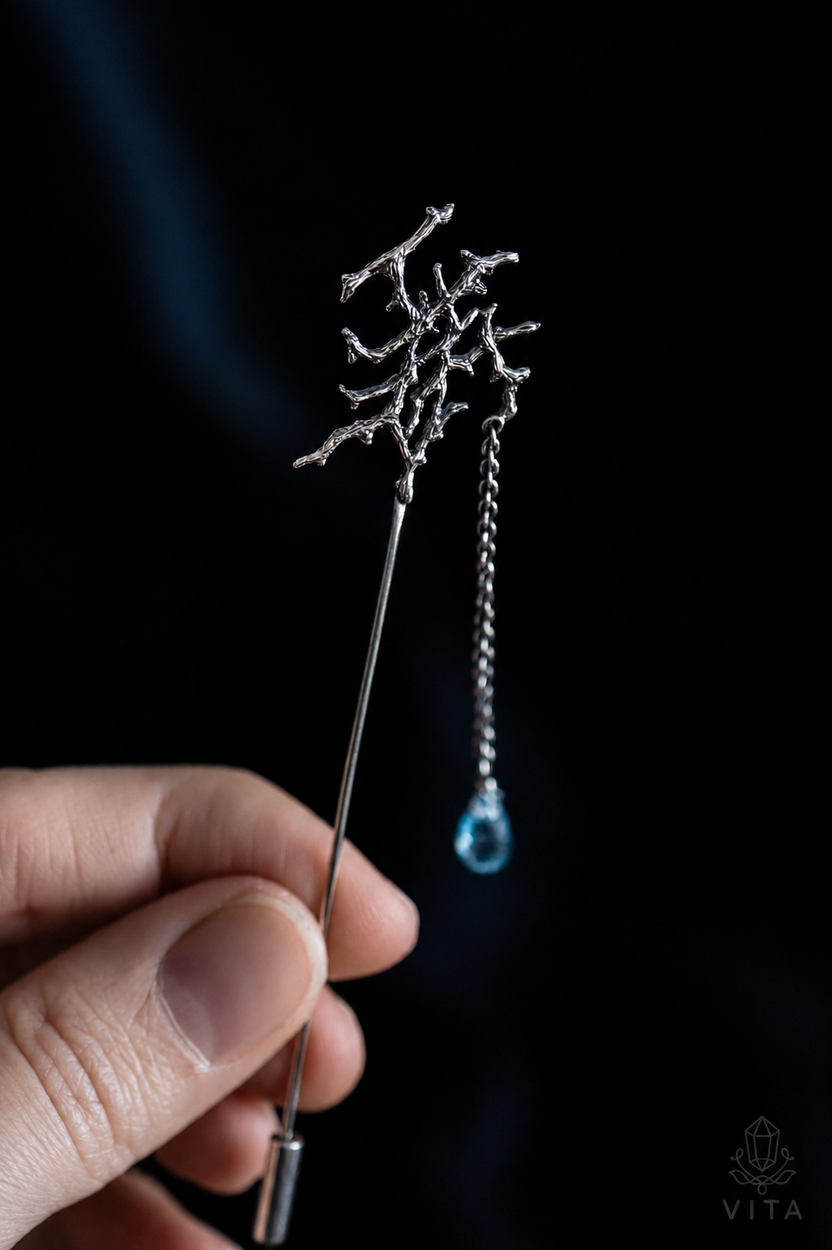 Yr - Pin Brooch with Blue Topaz